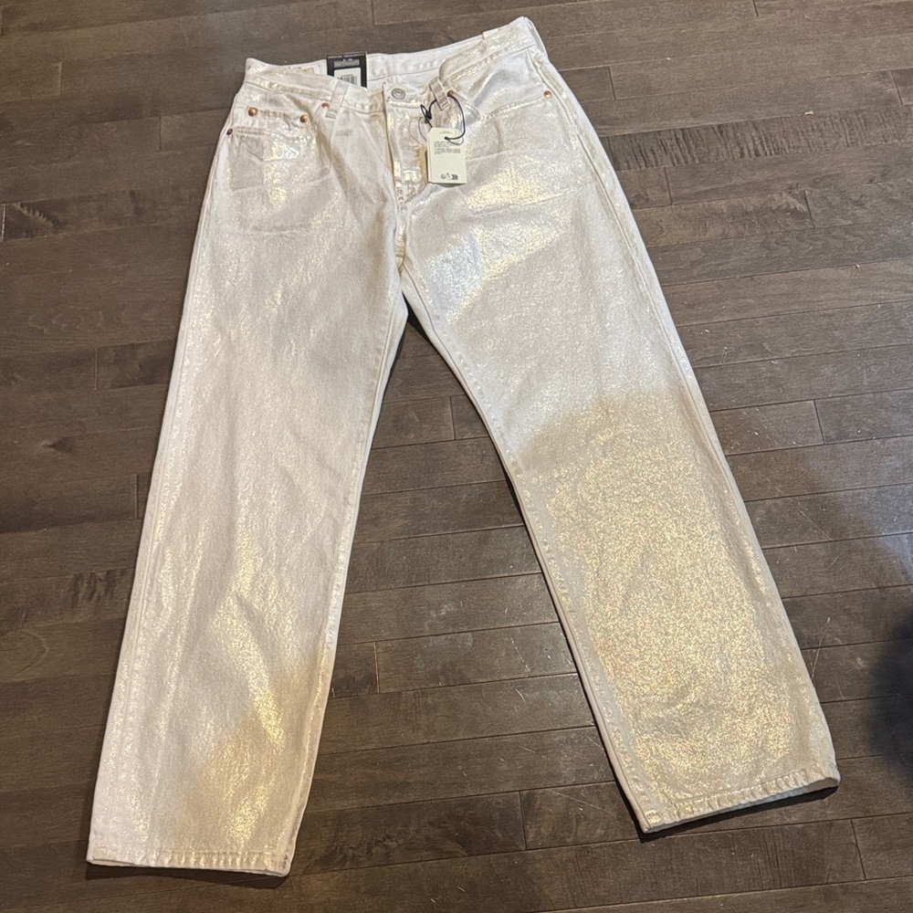 NWT Women’s Shimmering Cream Levi’s Jeans